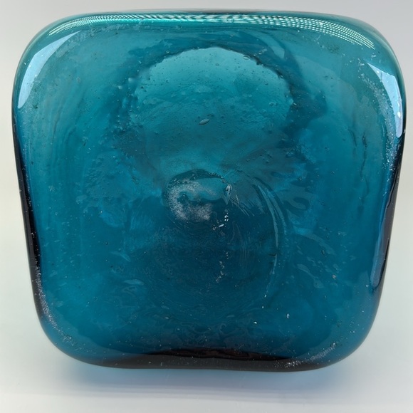 Swirl Optic Aquamarine Glass Vase - Picture 14 of 14